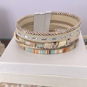 SAACHI Tan and Cream Layered Bracelet Set